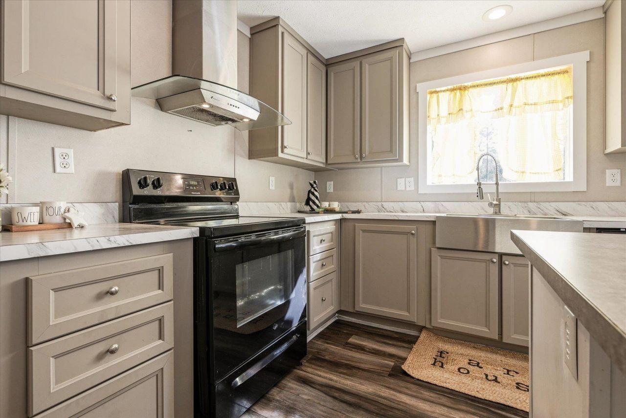 961 Hassell, Tallahassee, FL 32305 Photo
