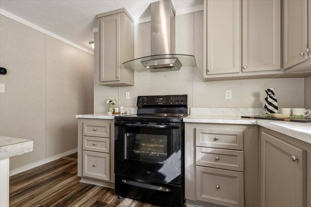 961 Hassell, Tallahassee, FL 32305 Photo