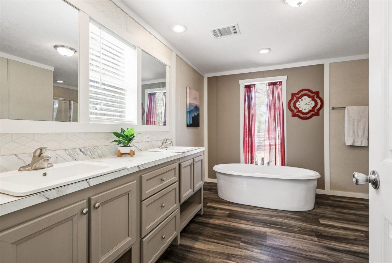 961 Hassell, Tallahassee, FL 32305 Photo