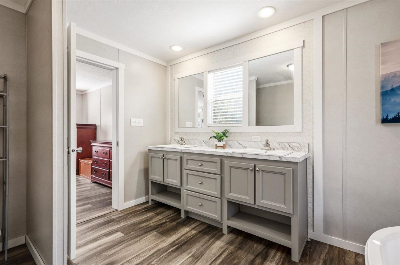 961 Hassell, Tallahassee, FL 32305 Photo