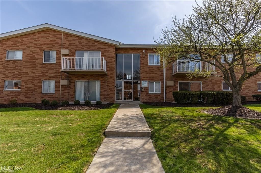 501 Tollis Parkway, Broadview Heights, OH 44147 Main Photo