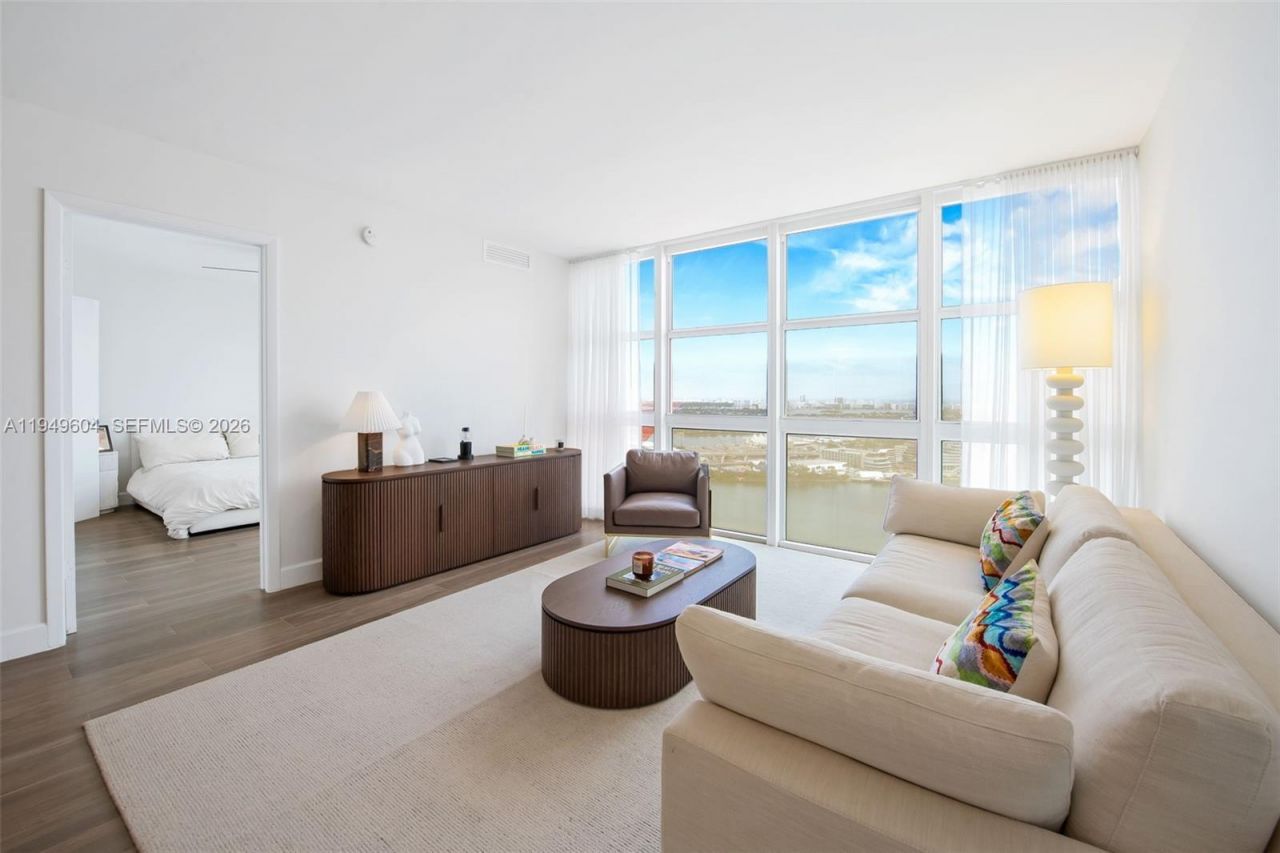 50 Biscayne Blvd , Unit 3904, Miami, FL 33132 Photo