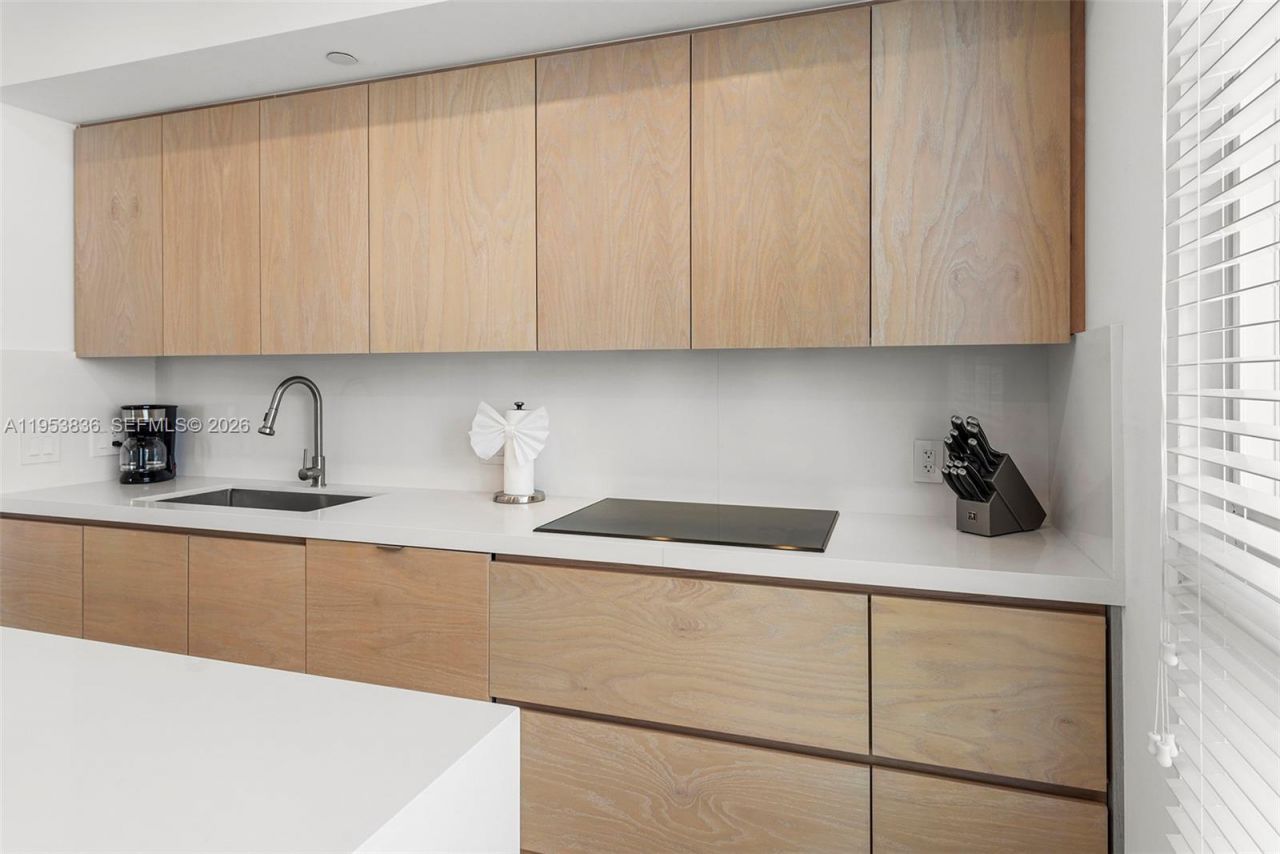 791 Crandon Blvd, Unit 901, Key Biscayne, FL 33149 Photo