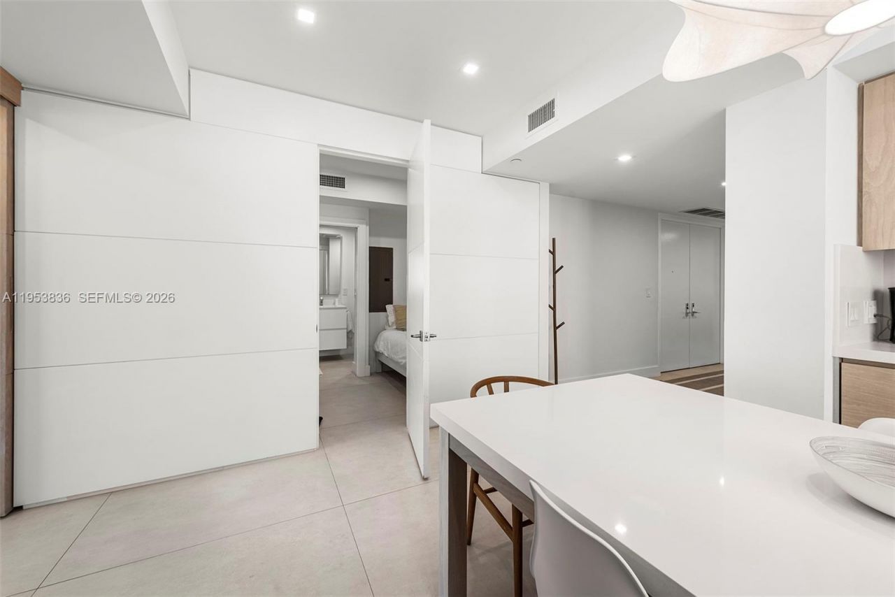 791 Crandon Blvd, Unit 901, Key Biscayne, FL 33149 Photo