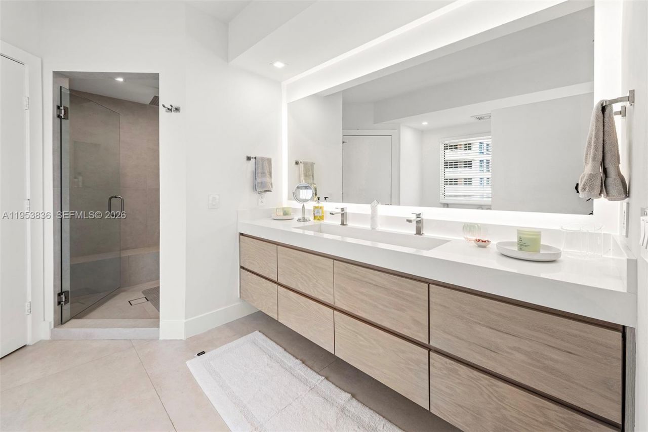 791 Crandon Blvd, Unit 901, Key Biscayne, FL 33149 Photo