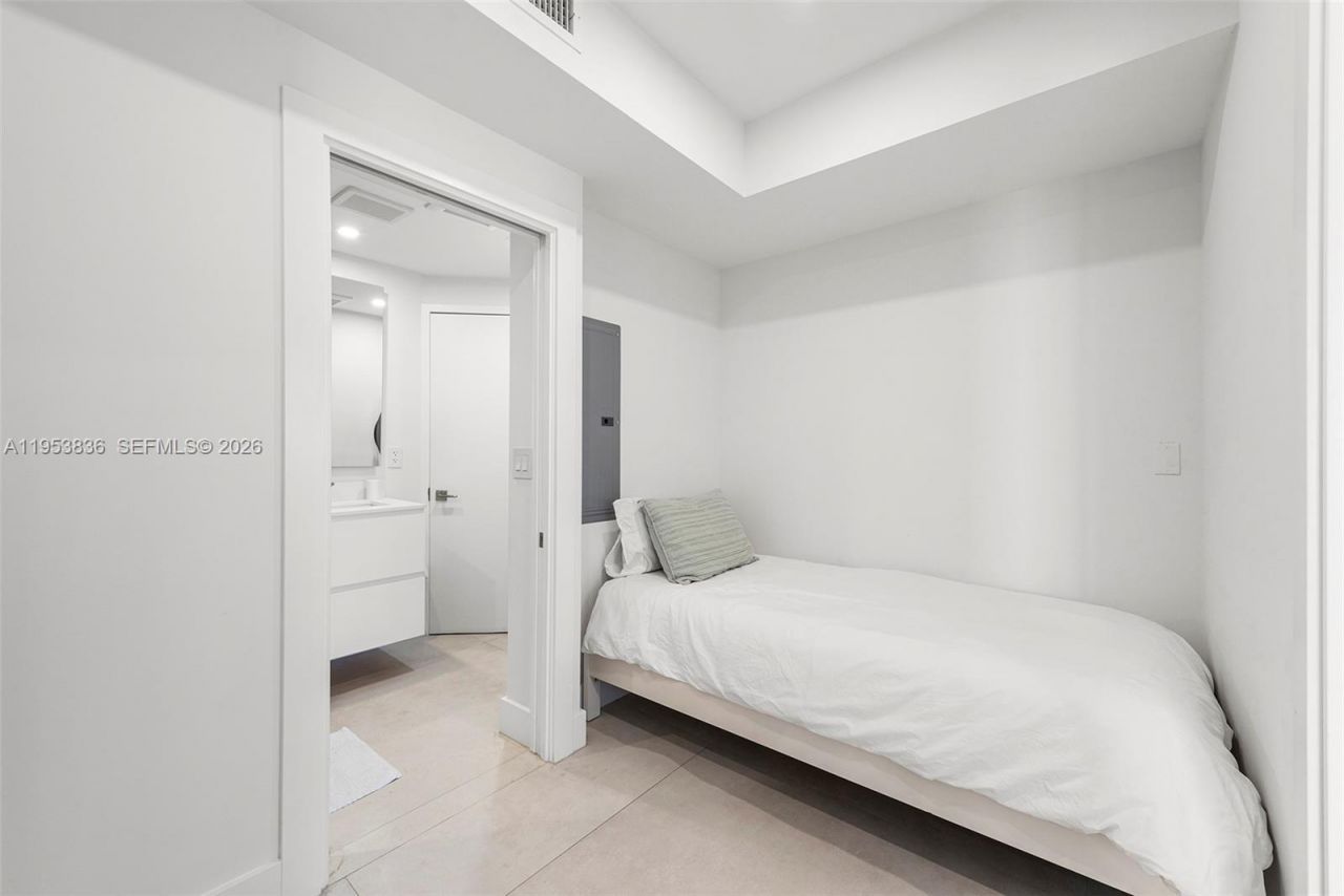 791 Crandon Blvd, Unit 901, Key Biscayne, FL 33149 Photo