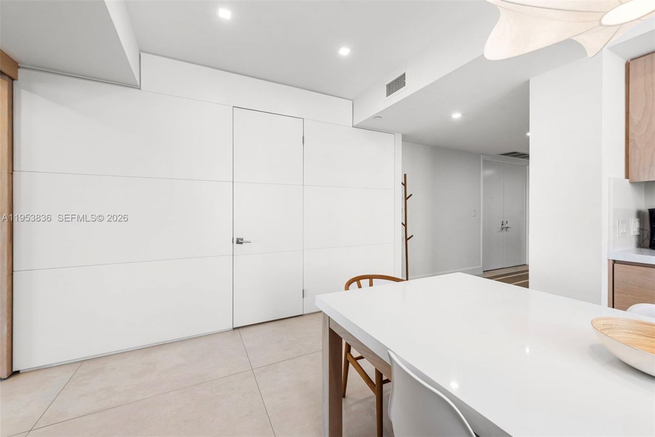 791 Crandon Blvd, Unit 901, Key Biscayne, FL 33149 Photo