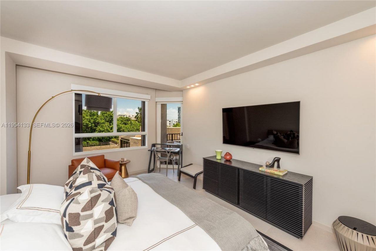 251 Crandon Blvd , Unit 306, Key Biscayne, FL 33149 Photo