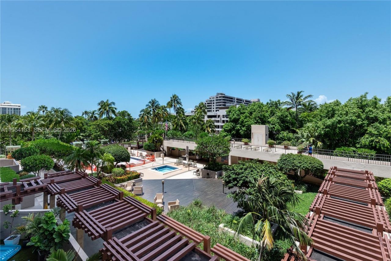 251 Crandon Blvd, Unit 306, Key Biscayne, FL 33149 Photo