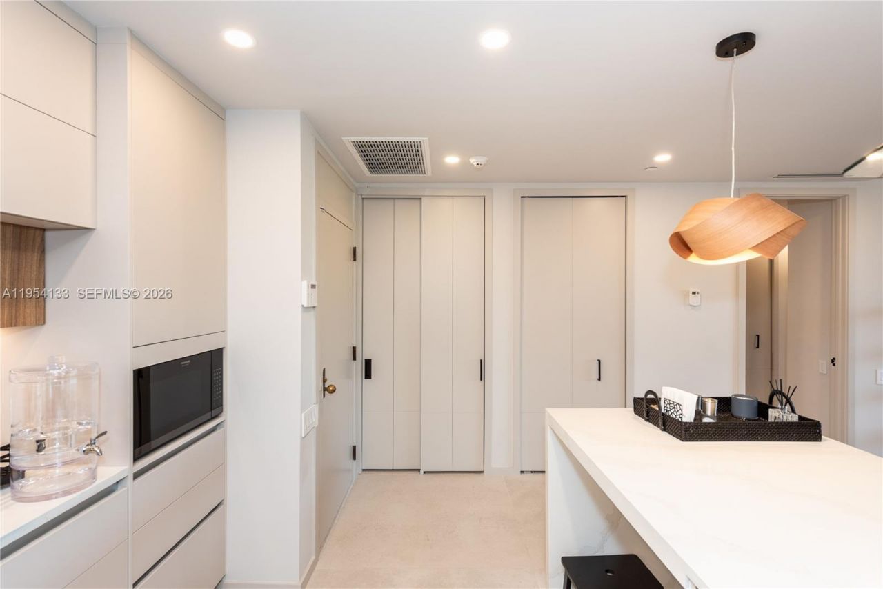 251 Crandon Blvd, Unit 306, Key Biscayne, FL 33149 Photo