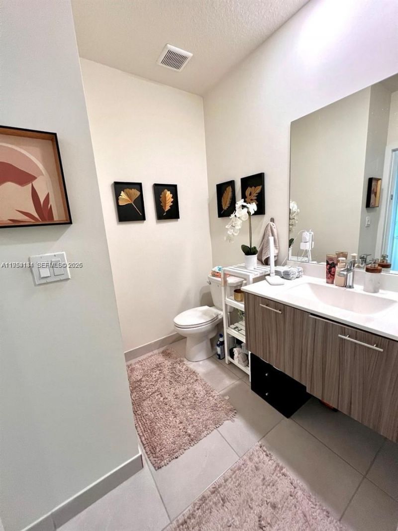 6420 NW 102nd Path , Unit 304, Doral, FL 33178 Photo