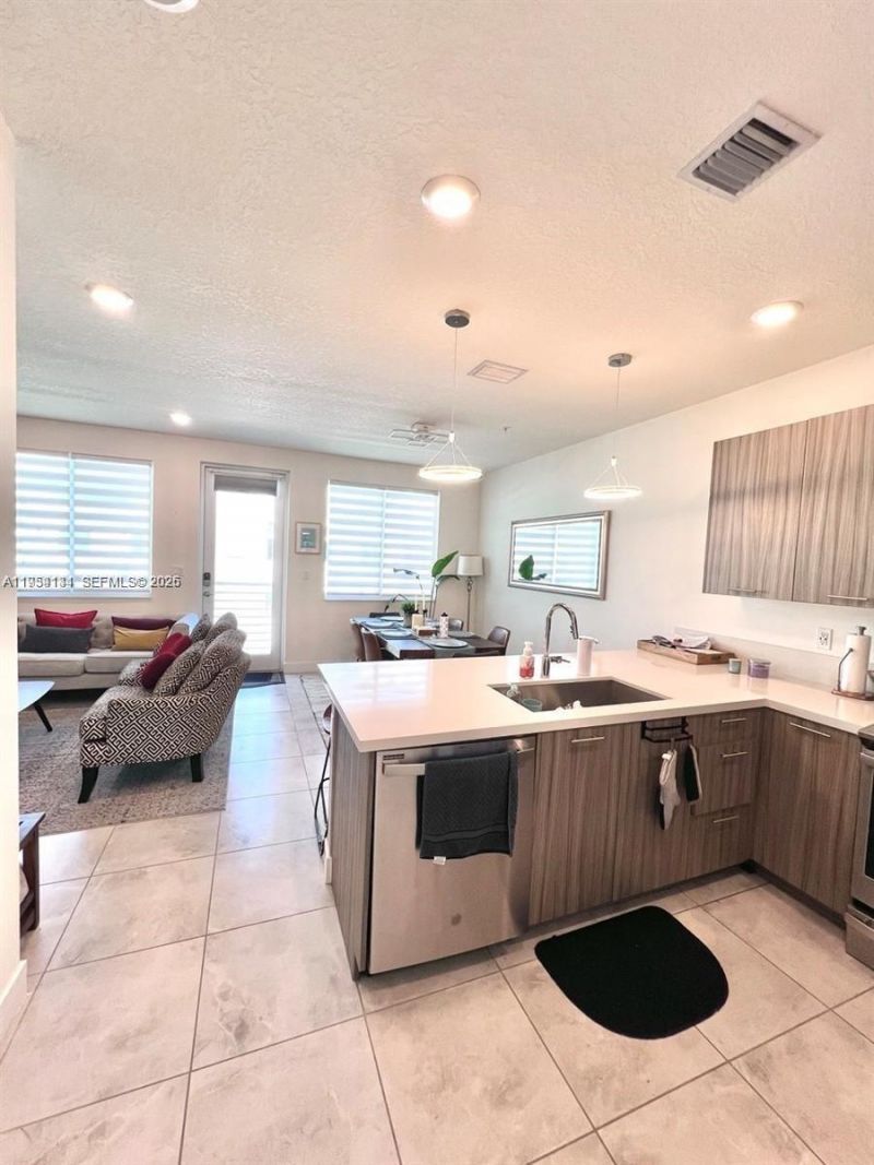 6420 NW 102nd Path , Unit 304, Doral, FL 33178 Photo