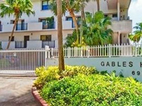 6901 Edgewater Dr, Unit 311, Coral Gables, FL 33133