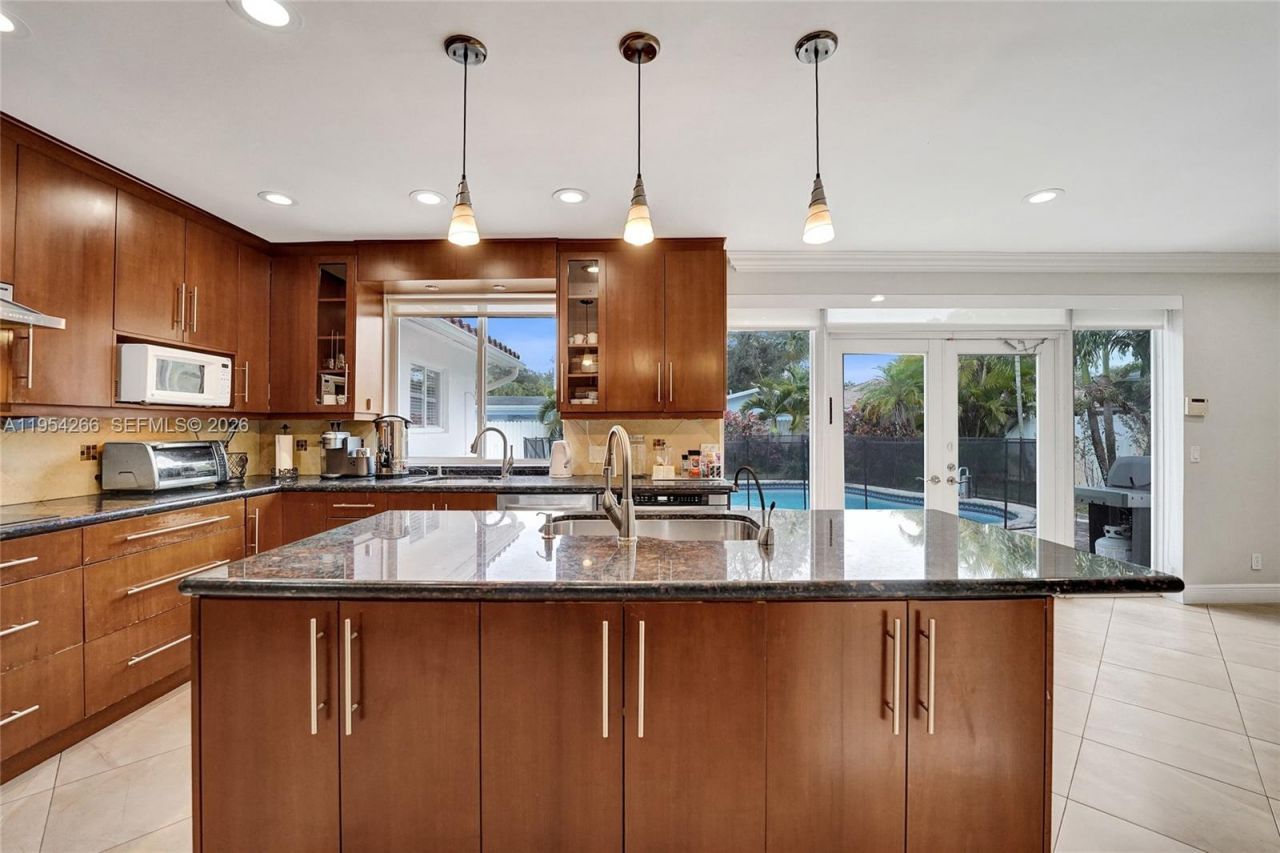 3671 N 47th Ave, Hollywood, FL 33021 Photo