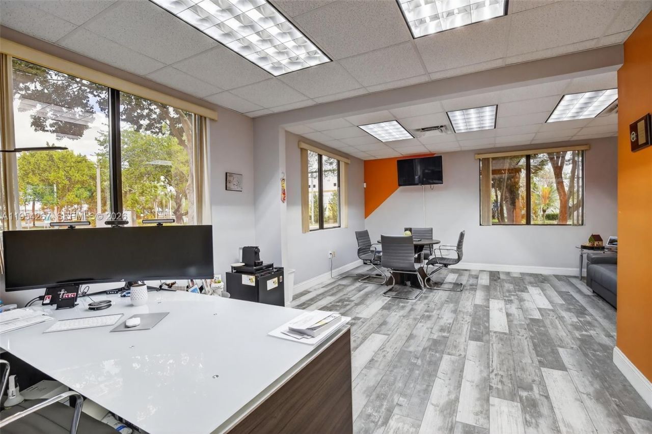 1007 Shotgun Rd, Sunrise, FL 33326 Photo