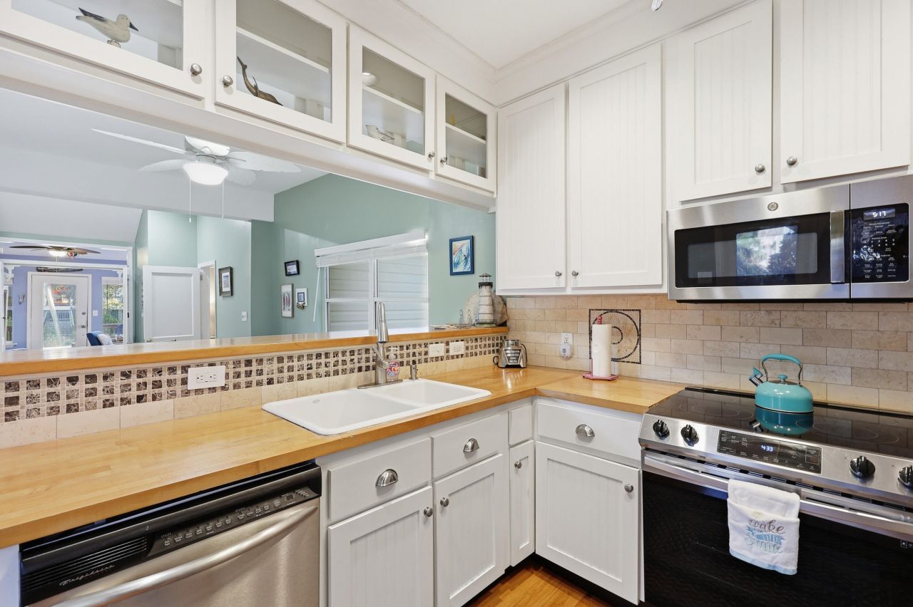 418 E Ashley Avenue Photo 22