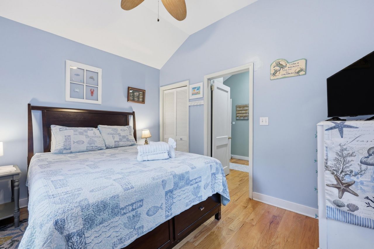 418 E Ashley Avenue Photo 33