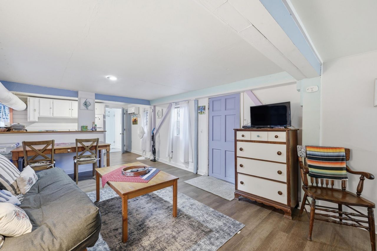 418 E Ashley Avenue Photo 38