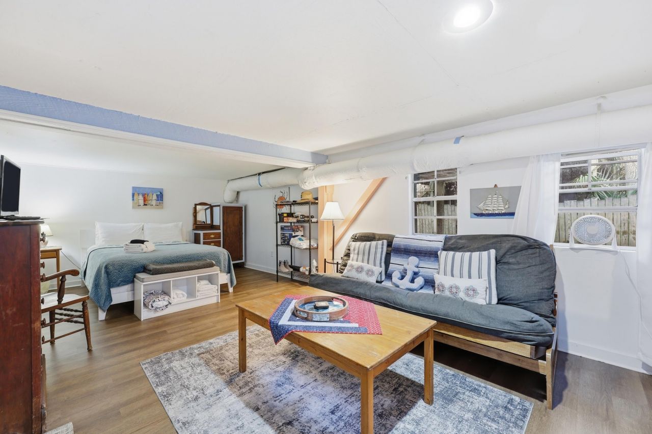 418 E Ashley Avenue Photo 39