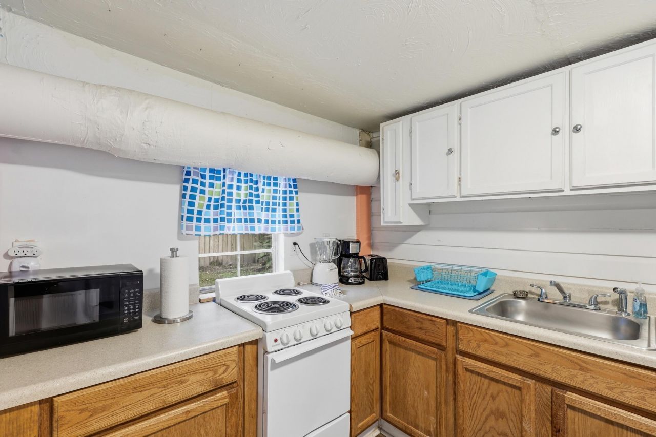 418 E Ashley Avenue Photo 43