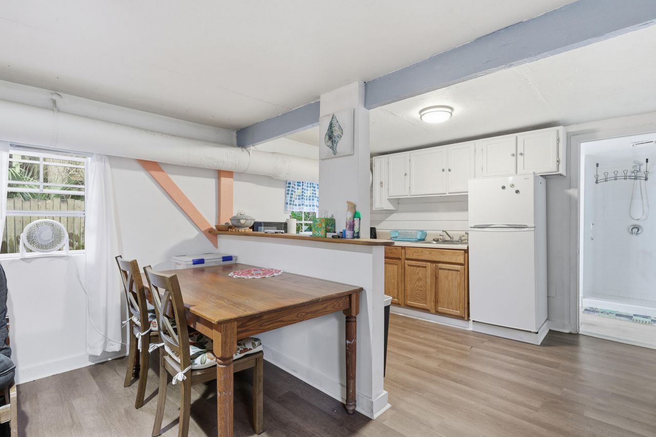 418 E Ashley Avenue Photo 9