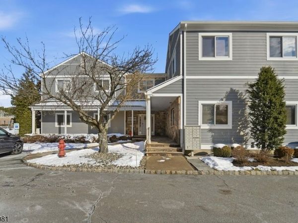 123 Columbia Tpke, Florham Park, NJ 07932