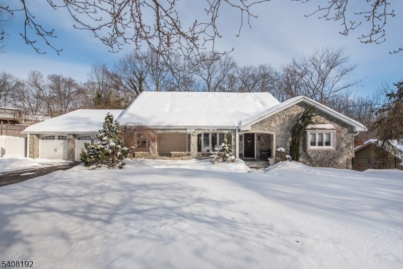 69 Buena Vista Dr, Ringwood, NJ 07456 Main Photo