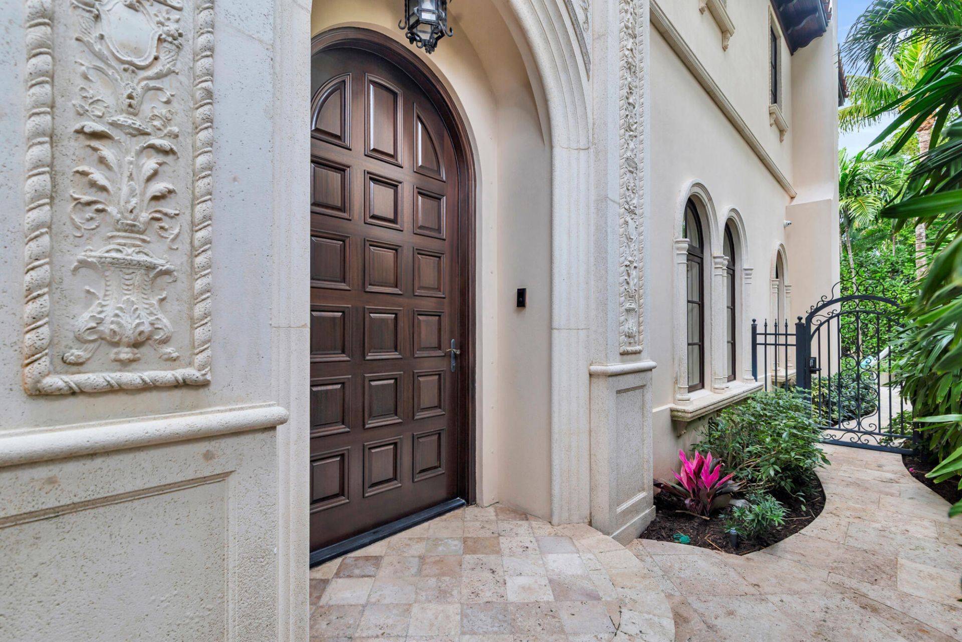 261 Seminole Avenue, Palm Beach, FL 33480 Photo