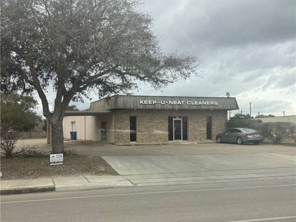 1325 W Austin Street, Port Lavaca, TX 77979