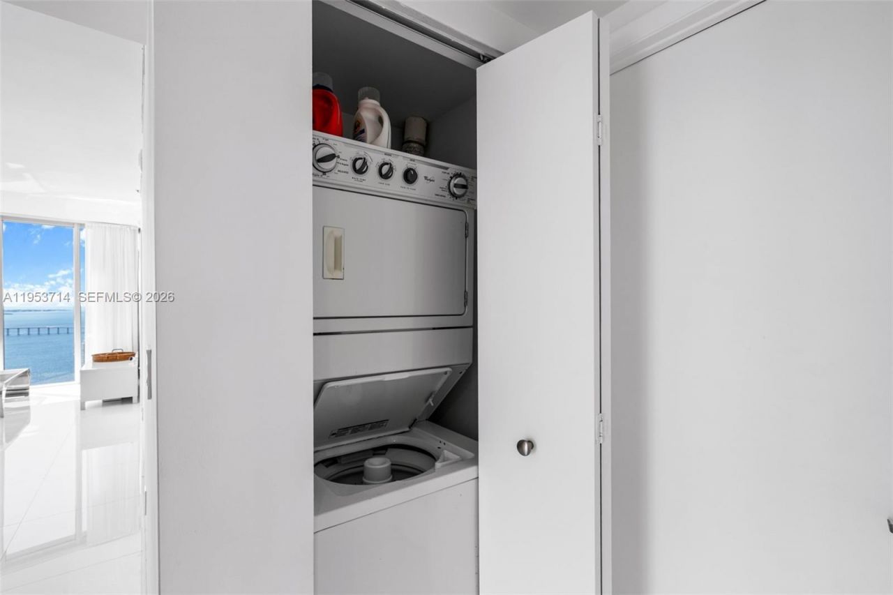 485 Brickell Ave, Unit 4410, Miami, FL 33131 Photo