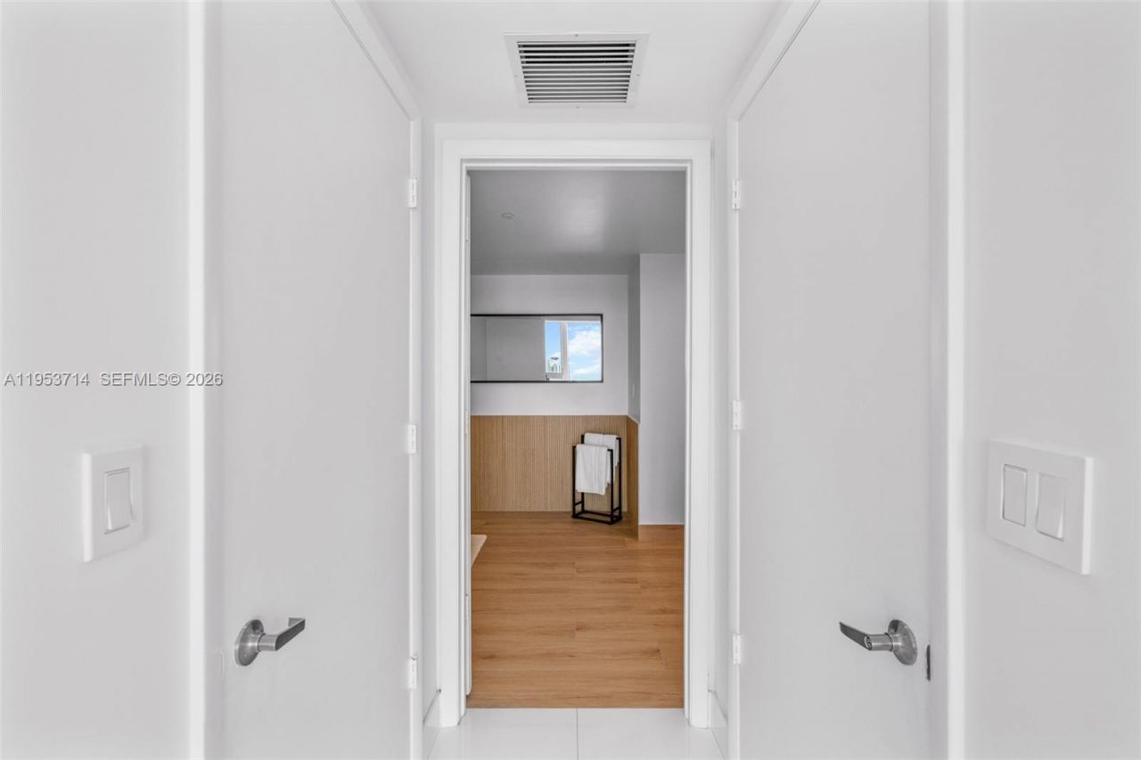 485 Brickell Ave, Unit 4410, Miami, FL 33131 Photo