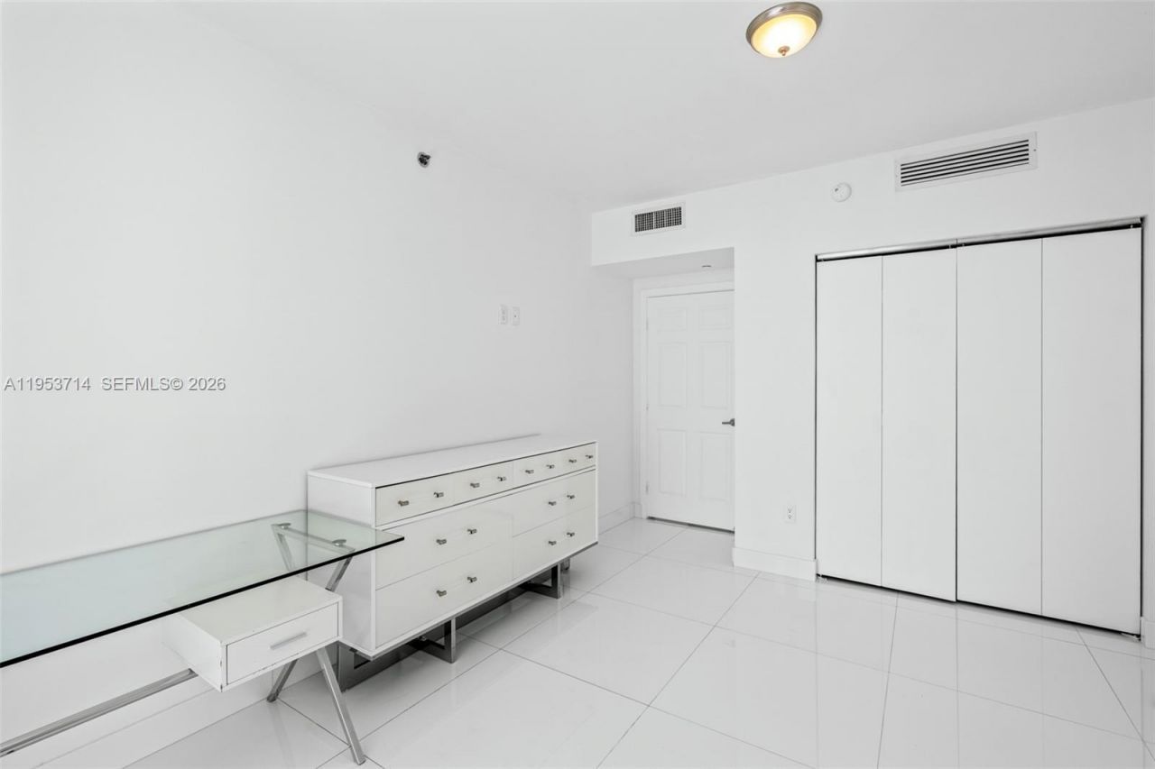 485 Brickell Ave, Unit 4410, Miami, FL 33131 Photo