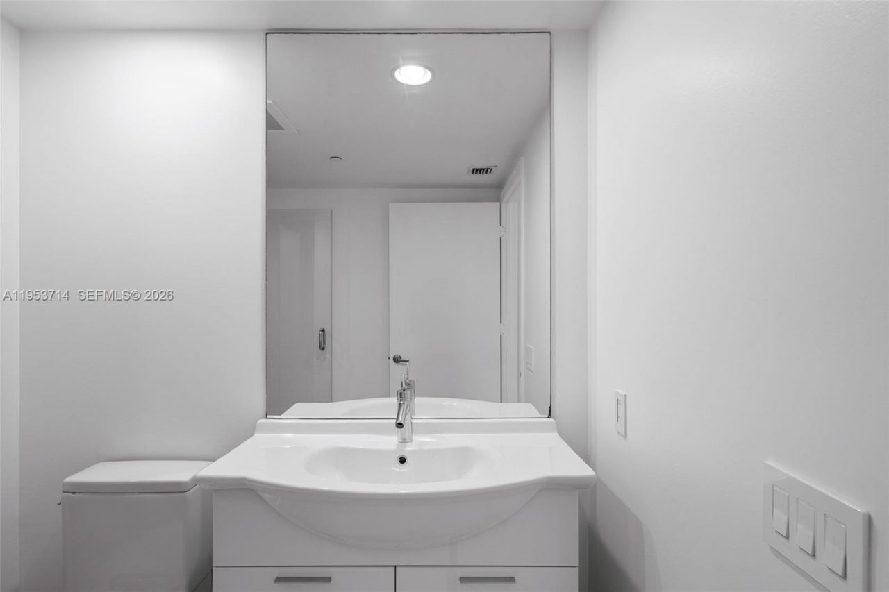 485 Brickell Ave, Unit 4410, Miami, FL 33131 Photo