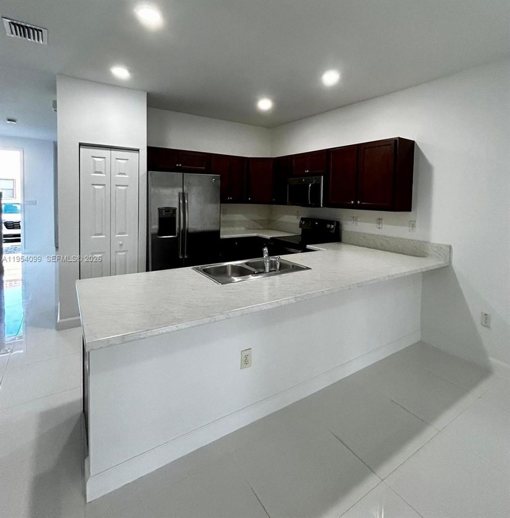 3320 W 92nd Place , Hialeah, FL 33018 Photo