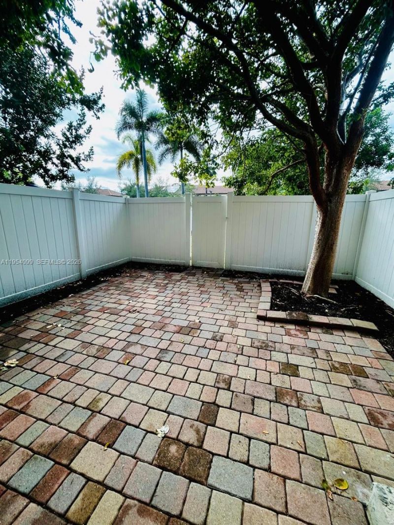 3320 W 92nd Place , Hialeah, FL 33018 Photo