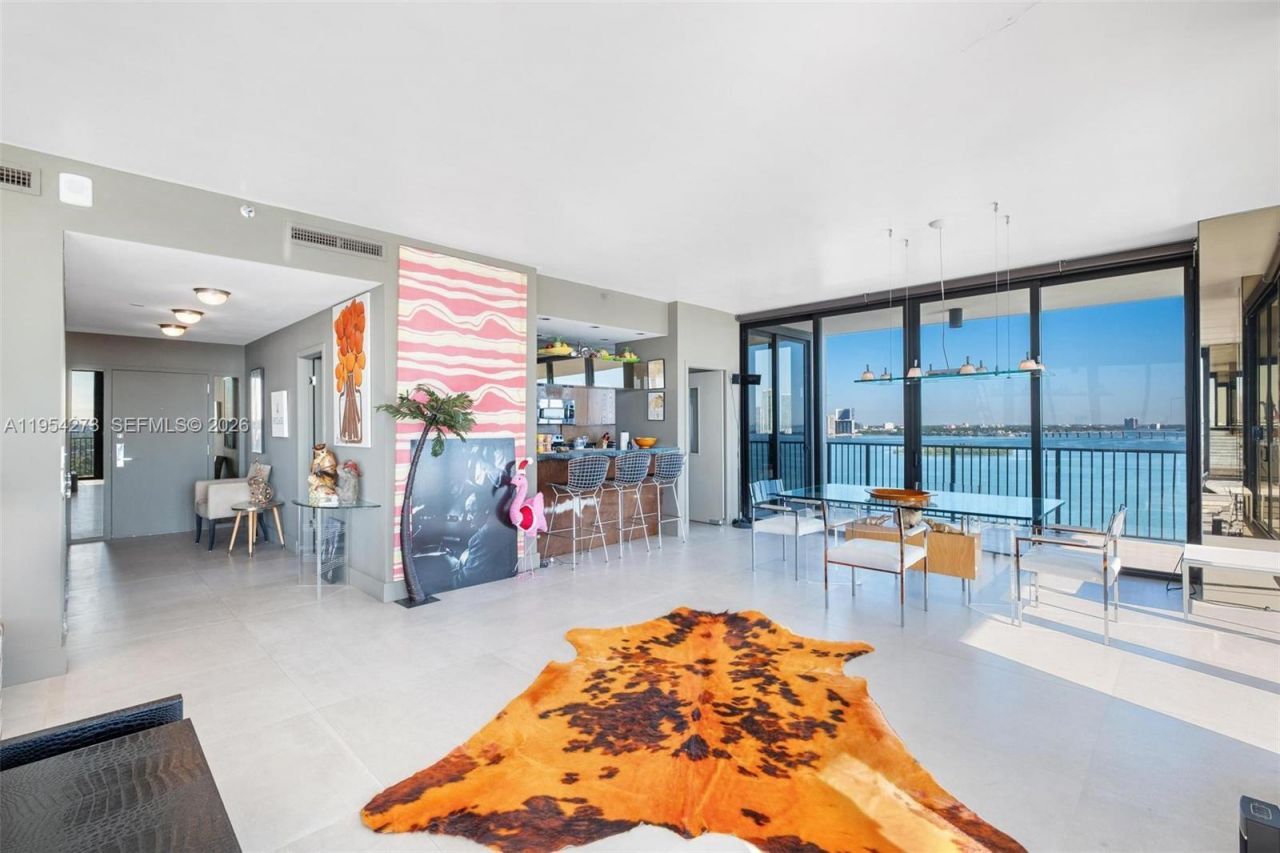 1000 Venetian Way, Unit 1501, Miami, FL 33139 Photo