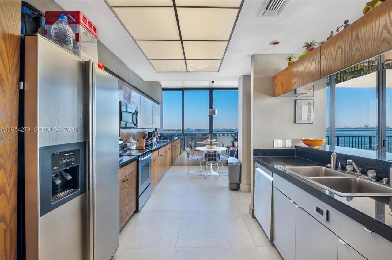 1000 Venetian Way, Unit 1501, Miami, FL 33139 Photo