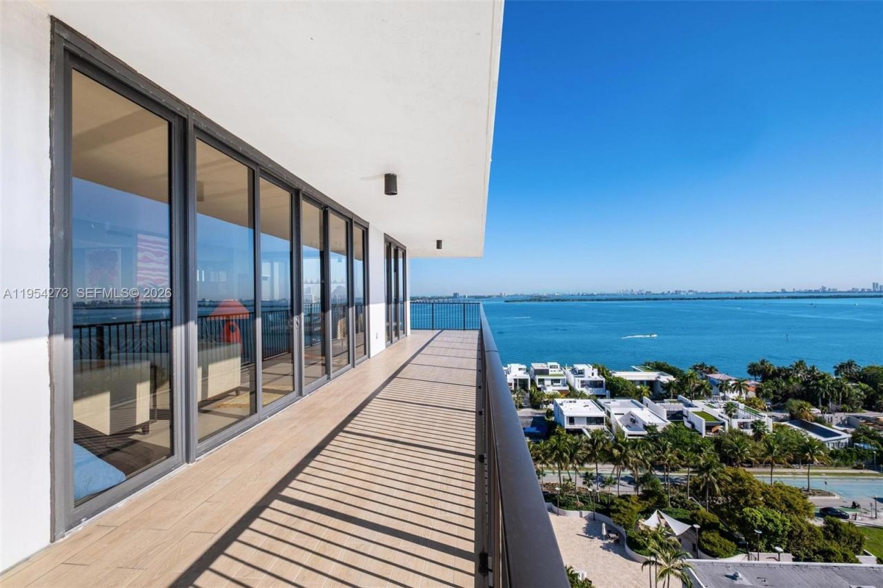 1000 Venetian Way, Unit 1501, Miami, FL 33139 Photo