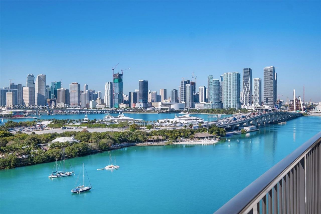 1000 Venetian Way, Unit 1501, Miami, FL 33139 Photo