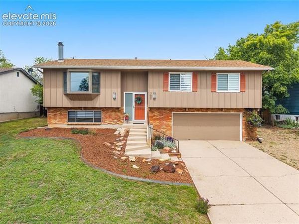 702 Paradise Lane, Colorado Springs, CO 80904