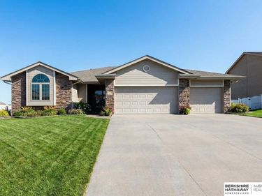 1908 Apollo Lane, Papillion, NE 68133