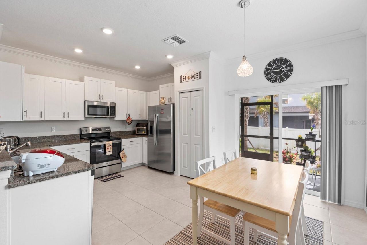 36498 Camp Fire Terrace, Zephyrhills, FL 33541 Photo