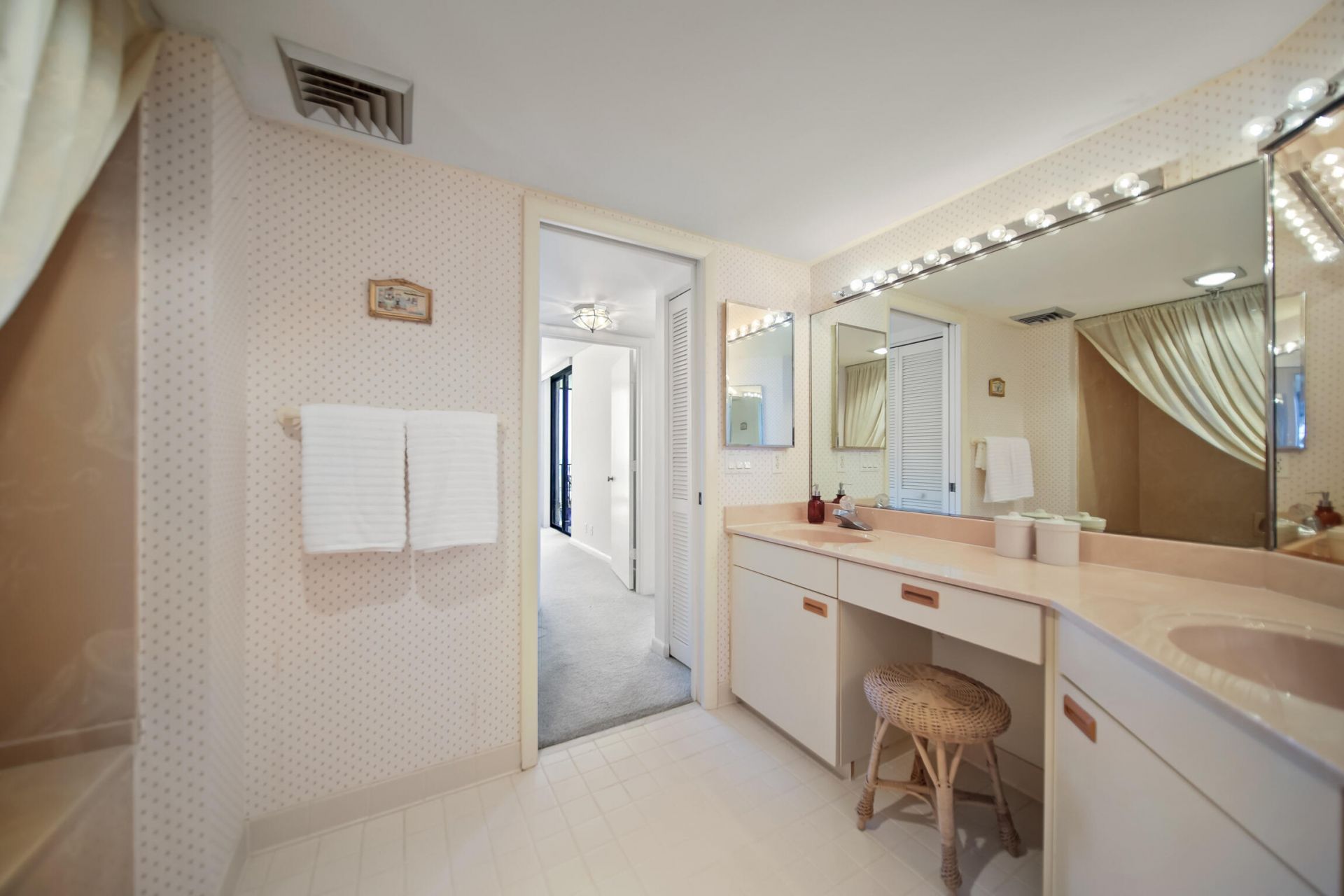 9650 S Ocean Drive, Unit 909, Jensen Beach, FL 34957 Photo