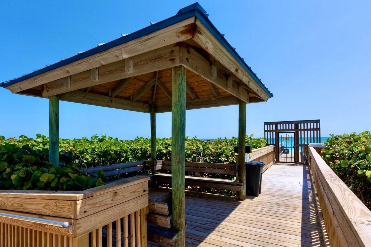 9650 S Ocean Drive, Unit 909, Jensen Beach, FL 34957 Photo