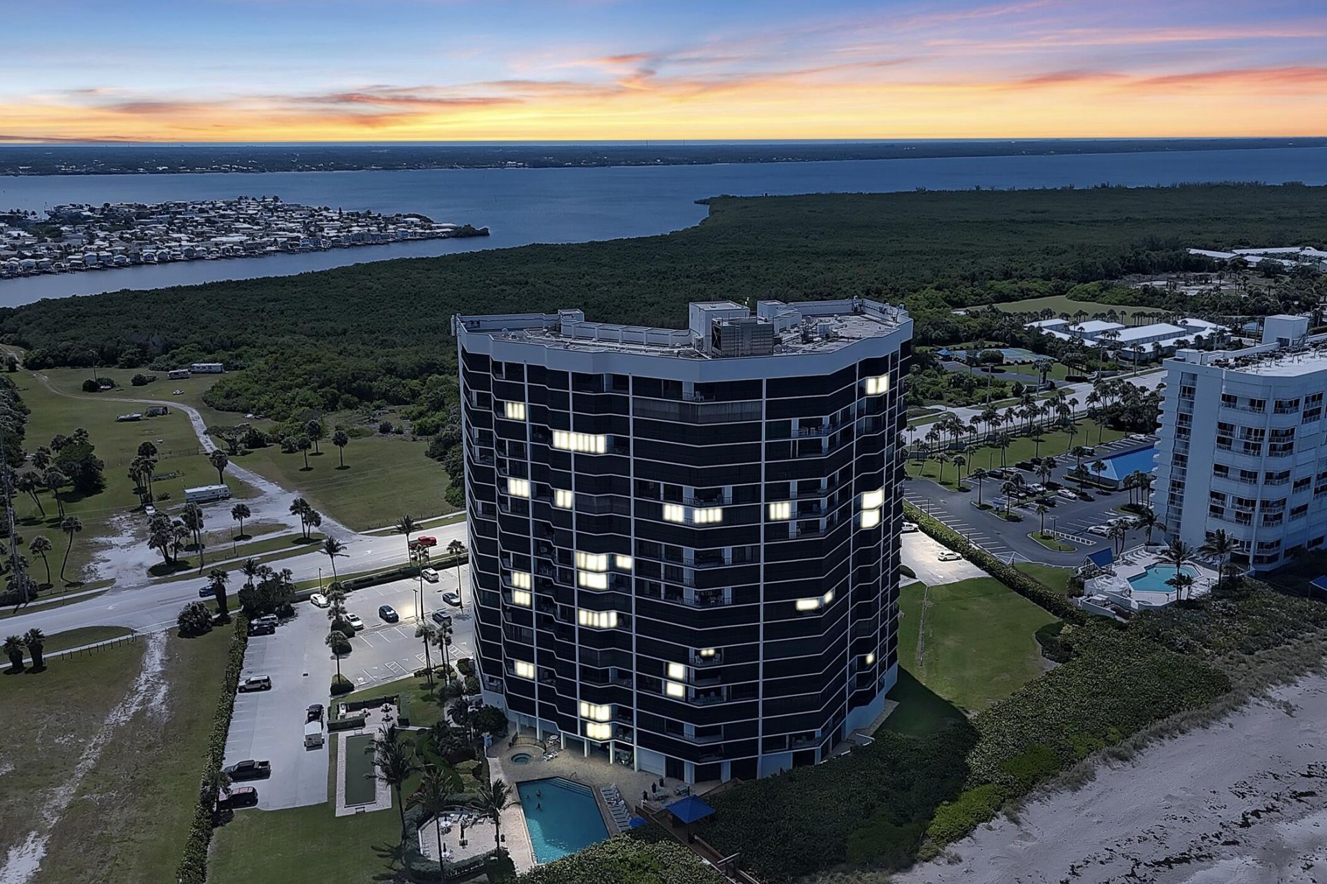 9650 S Ocean Drive, Unit 909, Jensen Beach, FL 34957 Photo