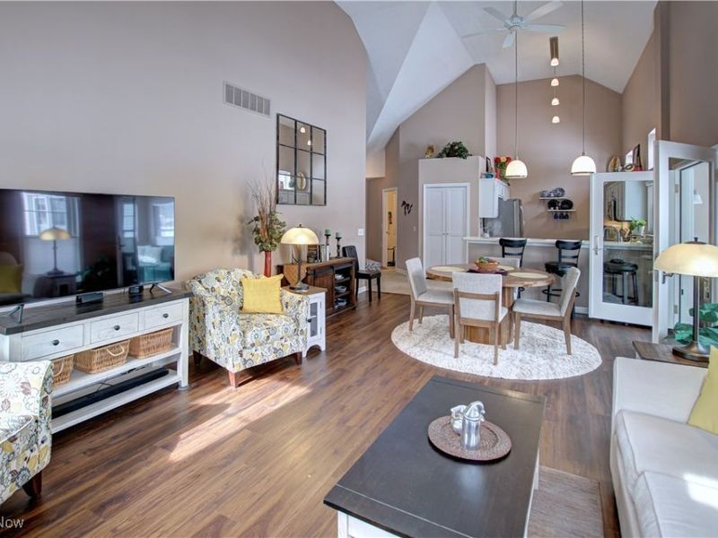 455 Edge Park Lane, Brunswick, OH 44212 Photo 13