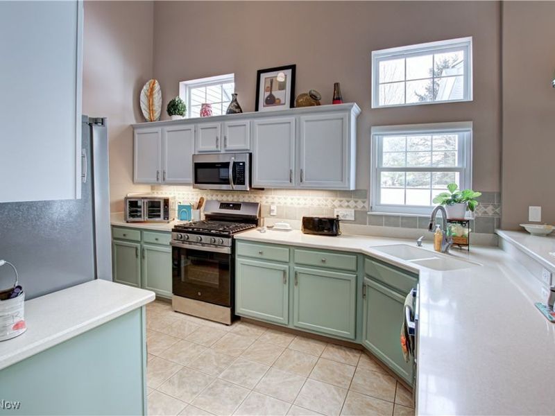 455 Edge Park Lane, Brunswick, OH 44212 Photo 4