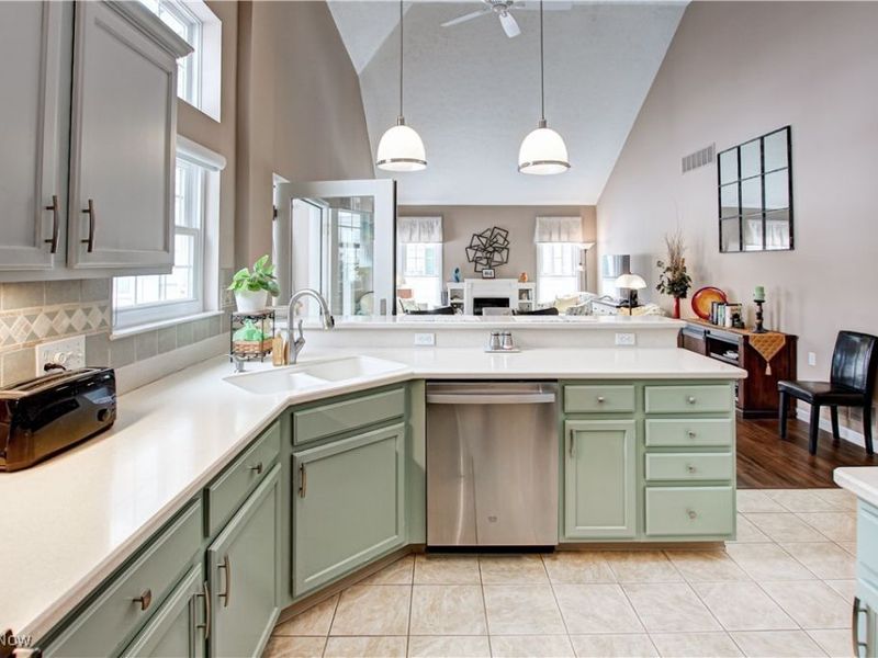 455 Edge Park Lane, Brunswick, OH 44212 Photo 6