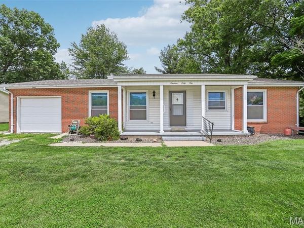 1961 E Union Avenue , Litchfield, IL 62056