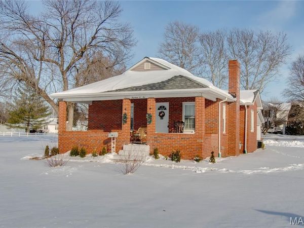 1402 N Harrison Street, Litchfield, IL 62056